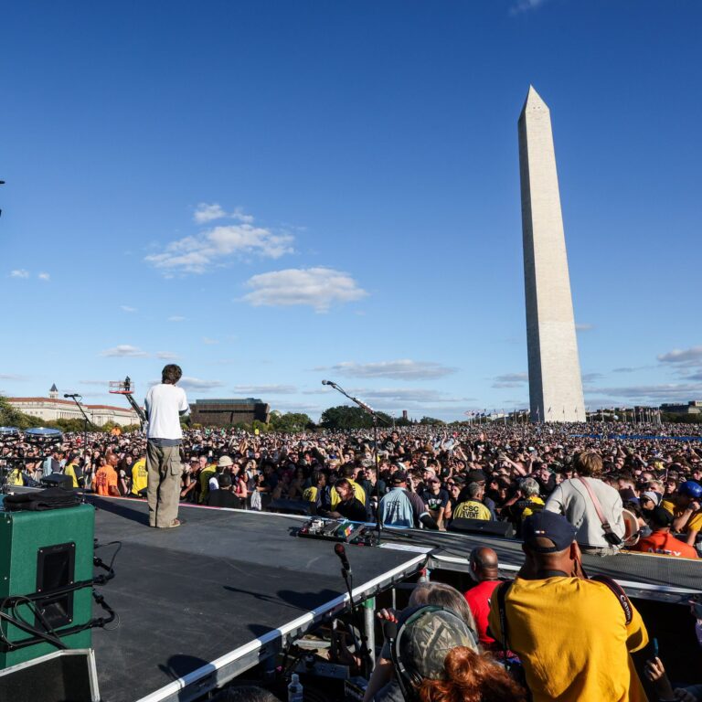 Từ Sài Gòn đến 60.000 khán giả ở Washington: TURNSTILE và sức mạnh của hardcore