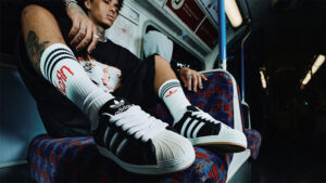 KoЯn × adidas: cuộc hội ngộ mất gần ba thập kỷ của nu-metal và ba sọc