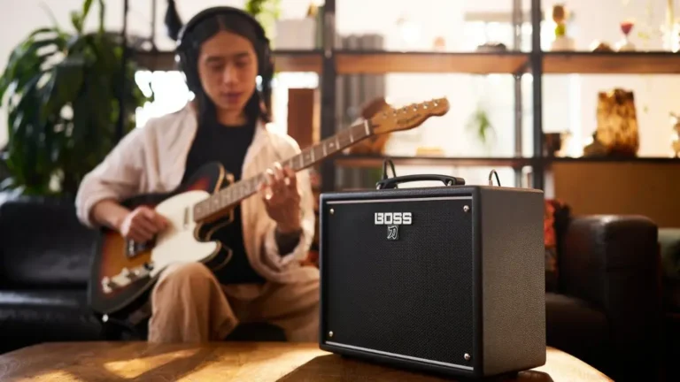 Boss ra mắt ampli guitar kỹ thuật số nhỏ gọn Katana-25